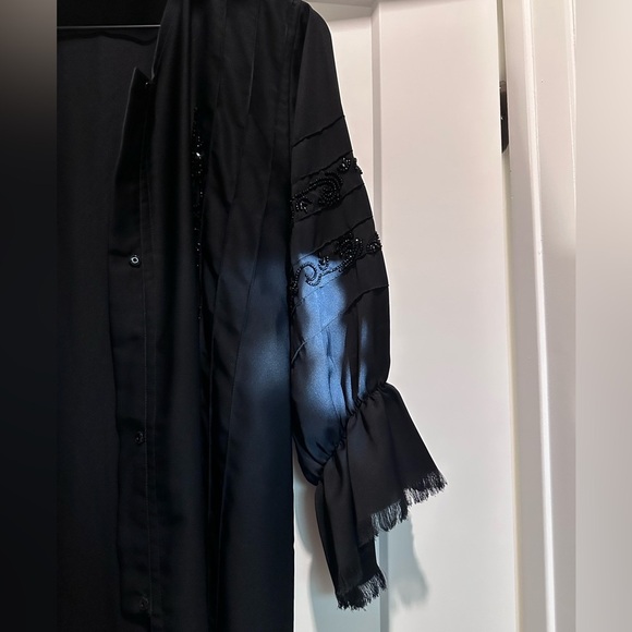 Classic black abaya embroidered sleeve ends and stone embellishment - Picture 6 of 10